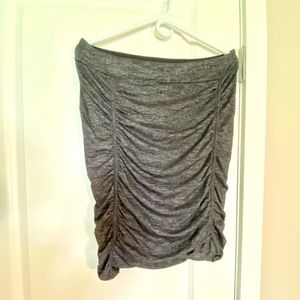 Athleta Women’s L ruched skirt in grey